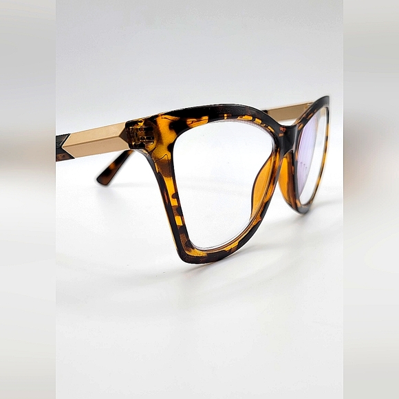 Joyce Reader - Picture 3 of 3